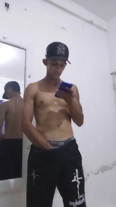 Edi1923 live cam on Cam4
