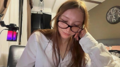 EdieSahu live cam on Cam4