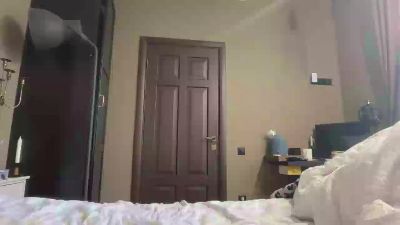 EdieSahu live cam on Cam4