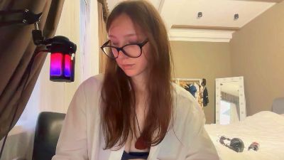 EdieSahu live cam on Cam4