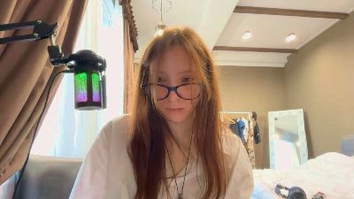 EdieSahu live cam on Cam4