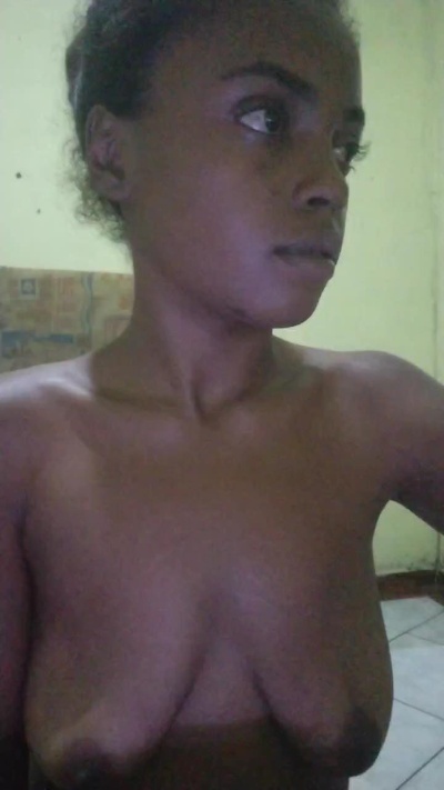 Edisafadinha live cam on Cam4