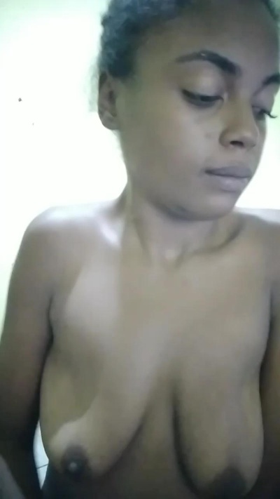 Edisafadinha live cam on Cam4