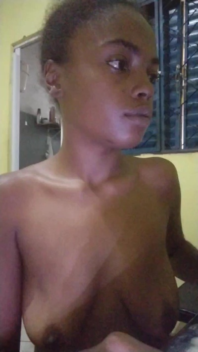 Edisafadinha live cam on Cam4