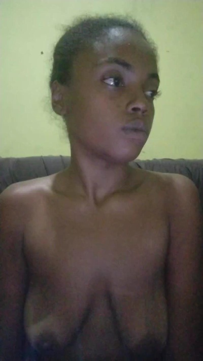 Edisafadinha live cam on Cam4