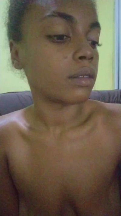 Edisafadinha live cam on Cam4