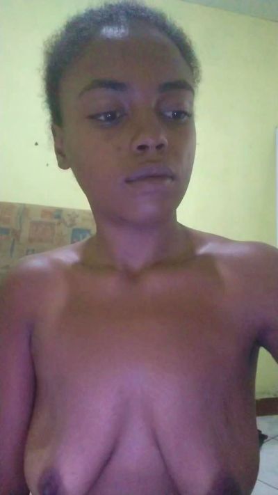 Edisafadinha live cam on Cam4