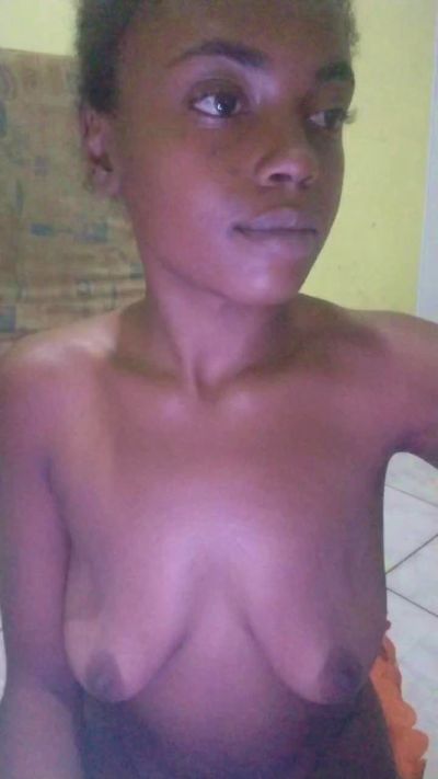 Edisafadinha live cam on Cam4
