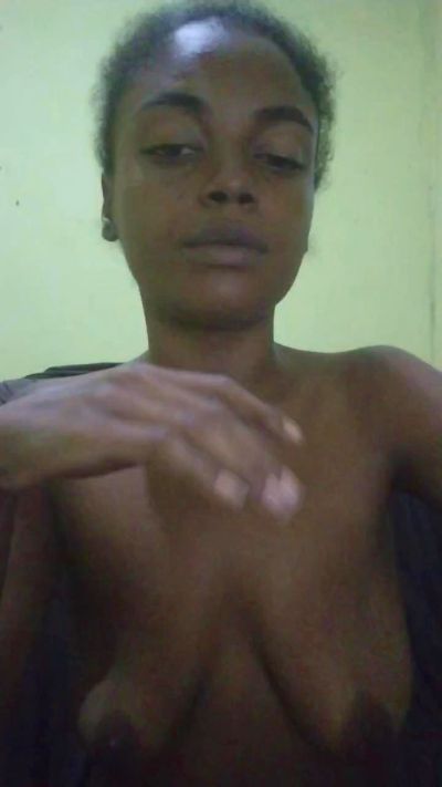 Edisafadinha live cam on Cam4