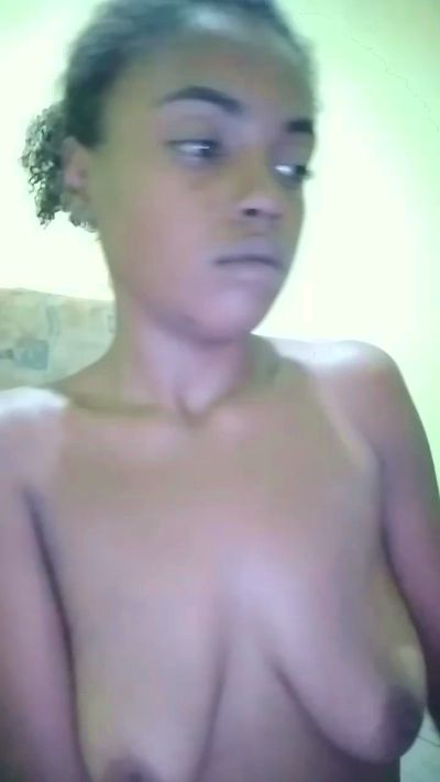 Edisafadinha live cam on Cam4