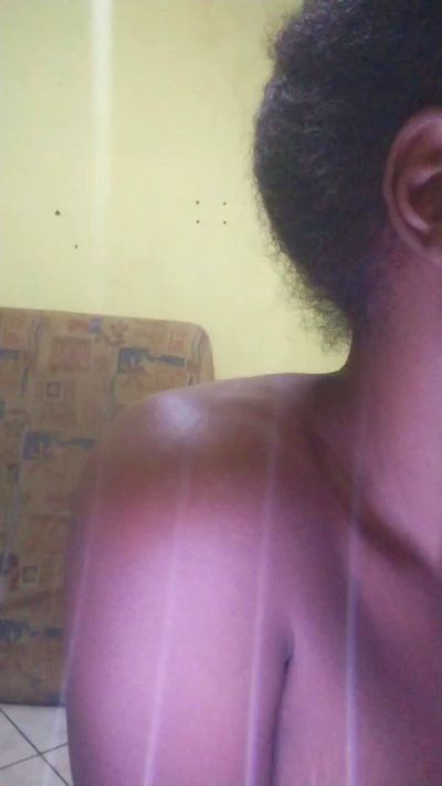 Edisafadinha live cam on Cam4