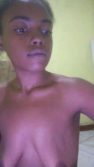 Edisafadinha live cam on Cam4