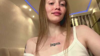 EdwinaClose live cam on Cam4