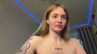 EdwinaClose live cam on Cam4