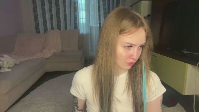 EdwinaClose live cam on Cam4