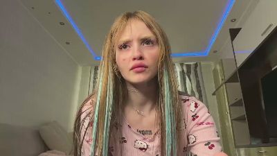EdwinaClose live cam on Cam4
