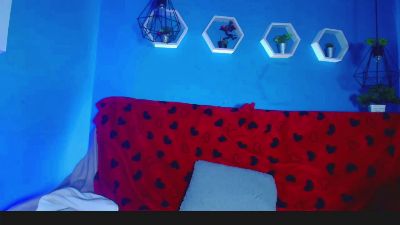 Ehkay_ live cam on Cam4
