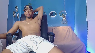 Ehkay_ live cam on Cam4