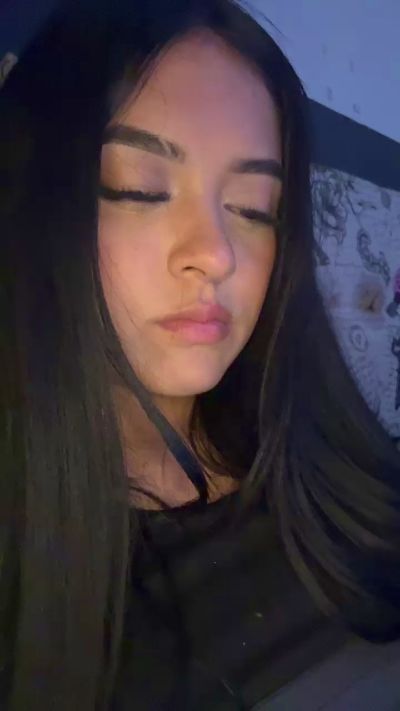 Eimusaenz18 live cam on Cam4