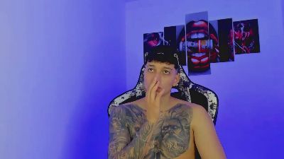 Eithan_boy live cam on Cam4