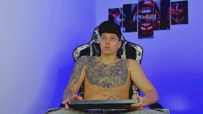 Eithan_boy live cam on Cam4
