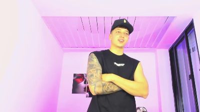 Eithan_boy live cam on Cam4