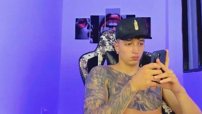 Eithan_boy live cam on Cam4