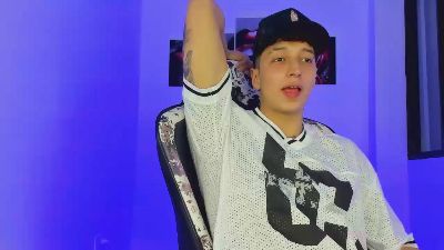 Eithan_boy live cam on Cam4