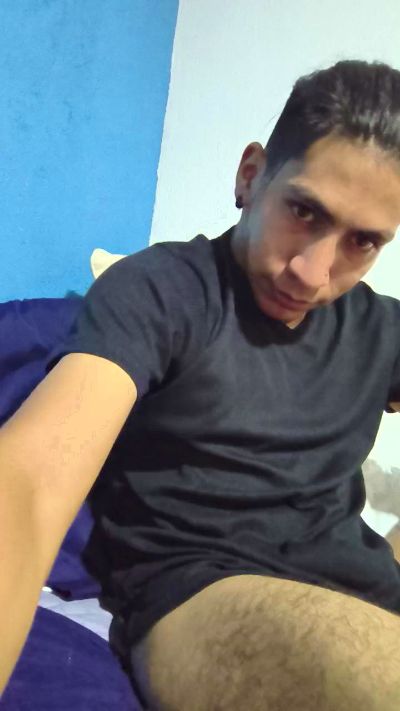 ElChakalon live cam on Cam4