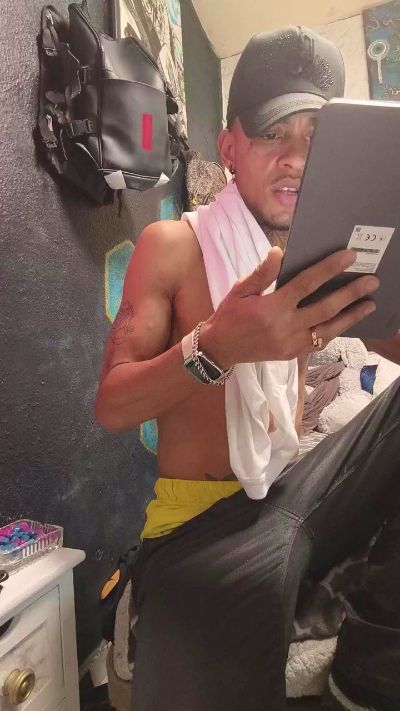 El_bolo_camian live cam on Cam4