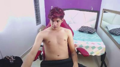 El_flaquito_1 live cam on Cam4