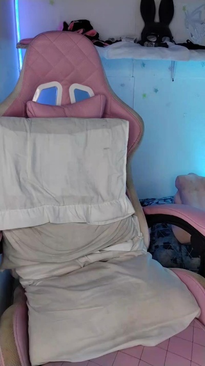 El_junior21 live cam on Cam4