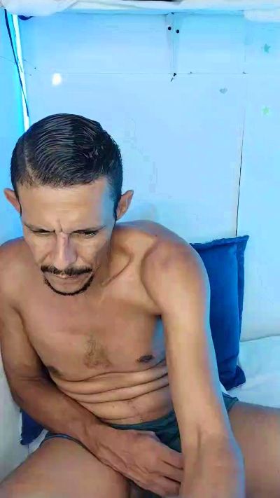 El_junior21 live cam on Cam4