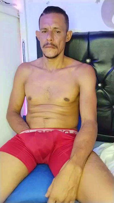 El_junior21 live cam on Cam4
