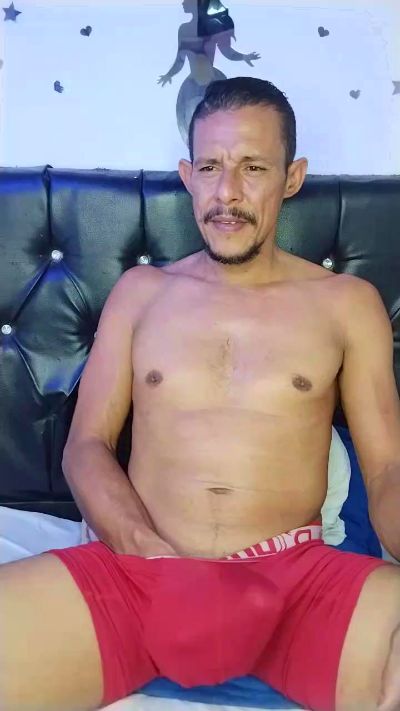 El_junior21 live cam on Cam4