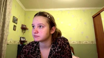 ElaStouder live cam on Cam4