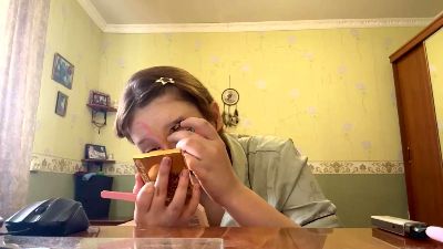 ElaStouder live cam on Cam4