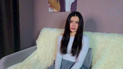 ElainaHeverin live cam on Cam4