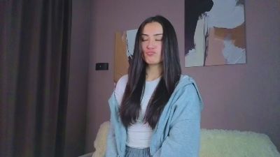 ElainaHeverin live cam on Cam4