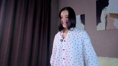 ElainaHeverin live cam on Cam4