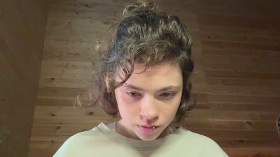 ElainaSynnott live cam on Cam4