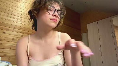 ElainaSynnott live cam on Cam4