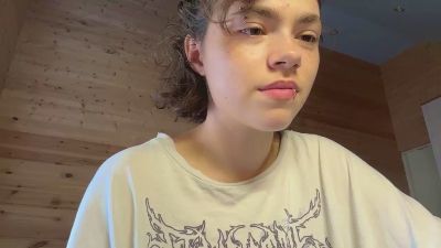 ElainaSynnott live cam on Cam4