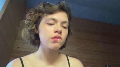 ElainaSynnott live cam on Cam4