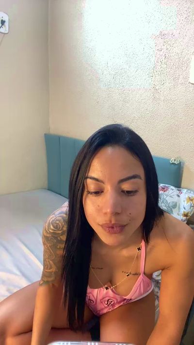 Elamesma_ live cam on Cam4