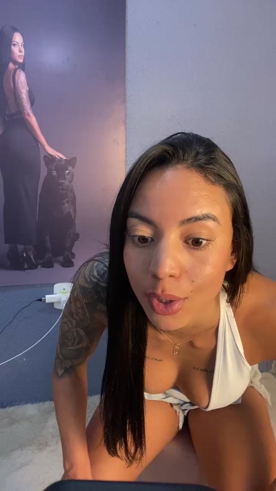 Elamesma_ live cam on Cam4