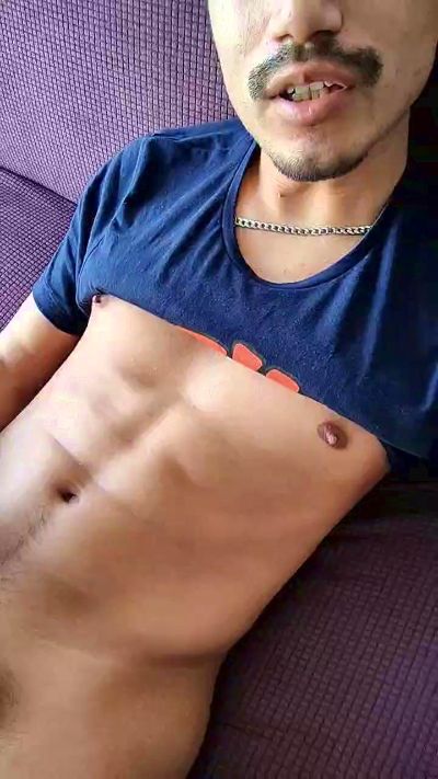 Elan30 live cam on Cam4