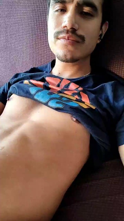 Elan30 live cam on Cam4