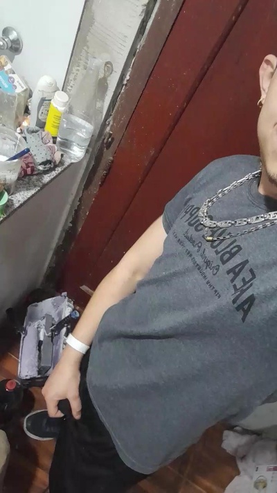 Elbblindo live cam on Cam4