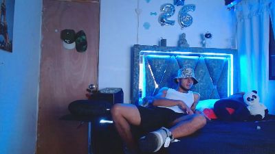 Elchino22xxl live cam on Cam4